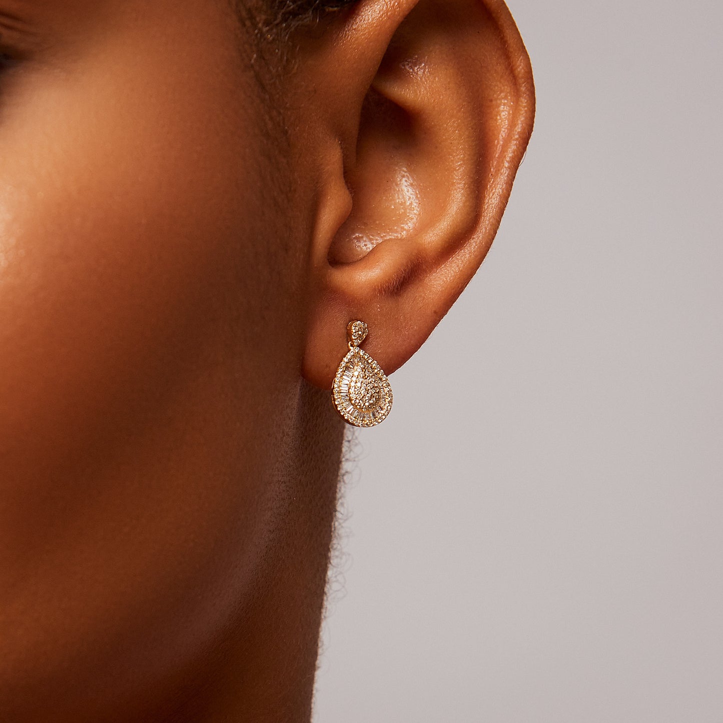 Vina Diamond Drop Earrings in 18K Gold