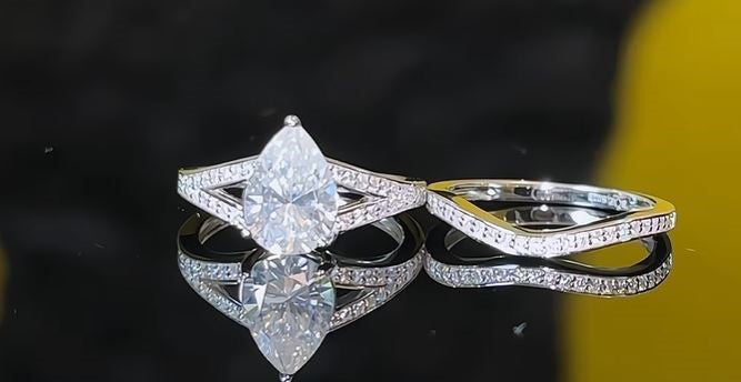 Split Shank Pear Cut CZ Bride Set in 10K Gold